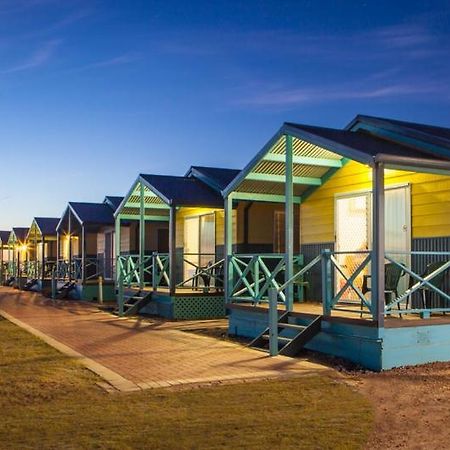 فندق Dongara Tourist Park Port Denison المظهر الخارجي الصورة